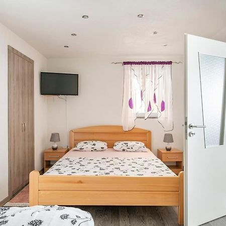 Studio Apartment Grgic Шибеник Экстерьер фото