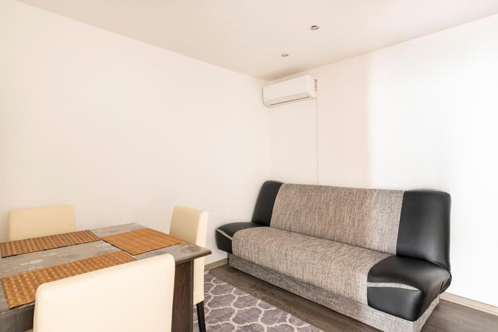 Studio Apartment Grgic Шибеник Экстерьер фото