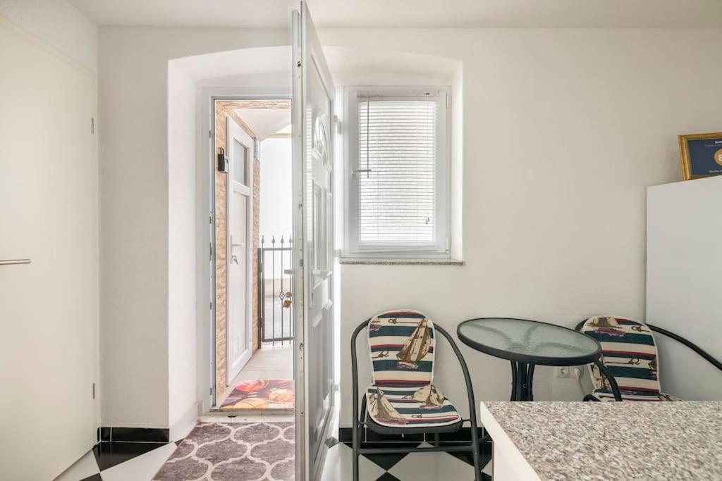 Studio Apartment Grgic Шибеник Экстерьер фото