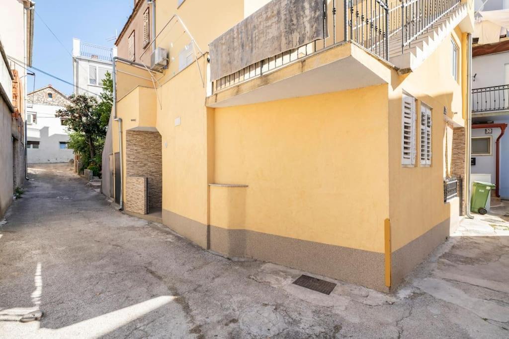Studio Apartment Grgic Шибеник Экстерьер фото